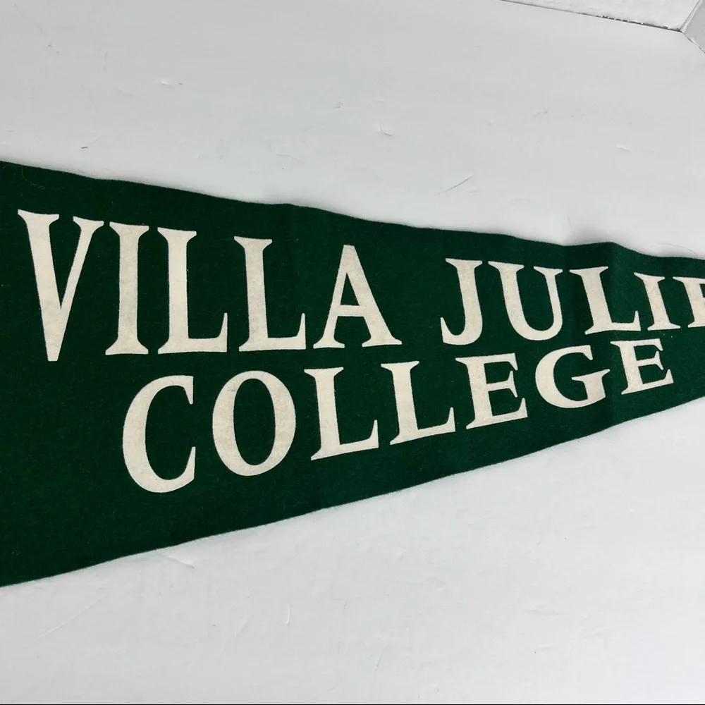 Villa Julie College Green Felt Pennant - White Lettering